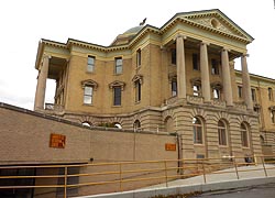 [photo, Frederick A. Thayer III Courthouse, 203 South 4th St., Oakland, Maryland]
